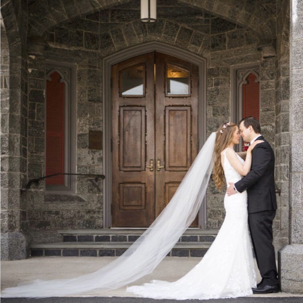 Cathedral wedding veil. Worn once, so beautiful, in great condition.